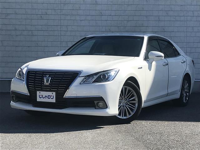 クラウンハイブリッド ロイヤルサルーン 禁煙車/カーナビ/Bluetooth/スマートキー/プッシュスタート/バックカメラ/ETC/クルーズコントロール/コーナーセンサー/ドライブレコーダー/パワーシート/シートヒーター/オートライト(3枚目)