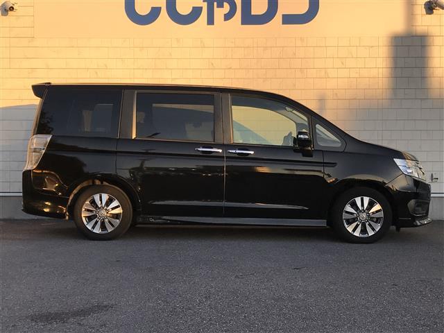 ステップワゴンスパーダ Ｚ　禁煙車／カーナビ／スマートキー／バックカメラ／両側パワースライドドア／ＥＴＣ／アイドリングストップ／フリップダウンモニター／チップアップシート／ステアリングリモコン／パドルシフト／オートライト（4枚目）