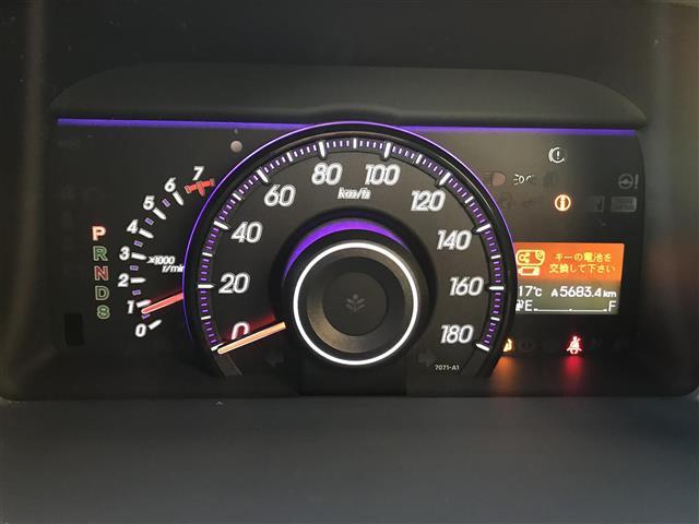 ステップワゴンスパーダ Ｚ　禁煙車／カーナビ／スマートキー／バックカメラ／両側パワースライドドア／ＥＴＣ／アイドリングストップ／フリップダウンモニター／チップアップシート／ステアリングリモコン／パドルシフト／オートライト（10枚目）