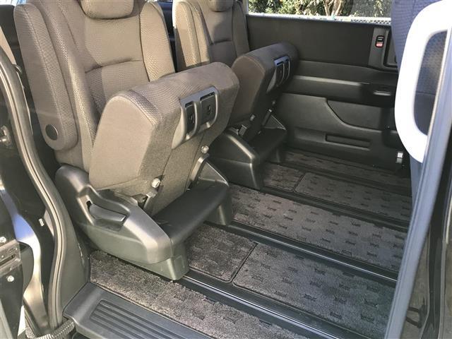 ステップワゴンスパーダ Ｚ　禁煙車／カーナビ／スマートキー／バックカメラ／両側パワースライドドア／ＥＴＣ／アイドリングストップ／フリップダウンモニター／チップアップシート／ステアリングリモコン／パドルシフト／オートライト（26枚目）