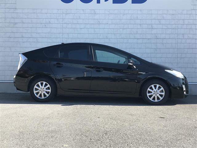 プリウス S 禁煙車/カーナビ/スマートキー/プッシュスタート/バックカメラ/ETC/ドライブレコーダー/コーナーセンサー/ステアリングリモコン/オートライト/パワーウインドウ/電格ミラー/防眩ミラー(4枚目)