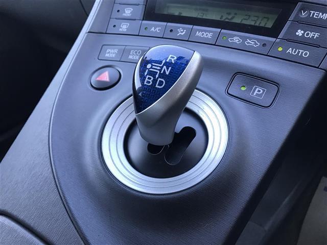 プリウス S 禁煙車/カーナビ/スマートキー/プッシュスタート/バックカメラ/ETC/ドライブレコーダー/コーナーセンサー/ステアリングリモコン/オートライト/パワーウインドウ/電格ミラー/防眩ミラー(16枚目)