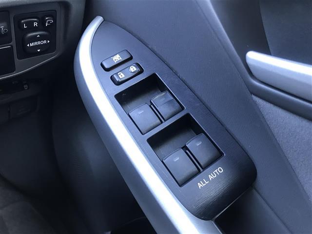 プリウス S 禁煙車/カーナビ/スマートキー/プッシュスタート/バックカメラ/ETC/ドライブレコーダー/コーナーセンサー/ステアリングリモコン/オートライト/パワーウインドウ/電格ミラー/防眩ミラー(21枚目)