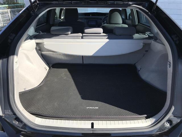 プリウス S 禁煙車/カーナビ/スマートキー/プッシュスタート/バックカメラ/ETC/ドライブレコーダー/コーナーセンサー/ステアリングリモコン/オートライト/パワーウインドウ/電格ミラー/防眩ミラー(28枚目)