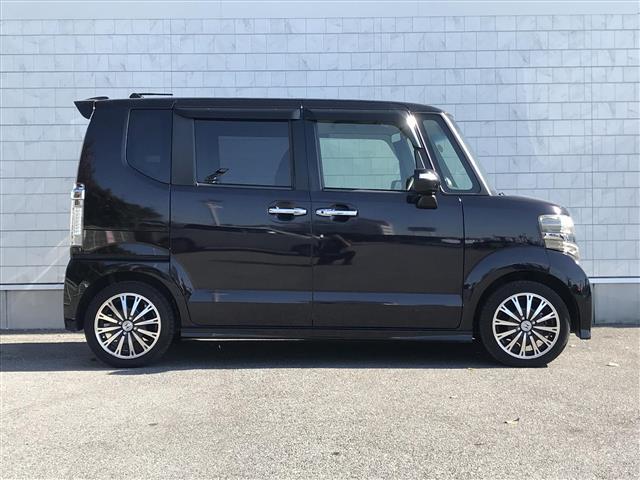 Ｎ－ＢＯＸカスタム Ｇ　ターボＳＳパッケージ　ワンオーナー／禁煙車／カーナビ／スマートキー／プッシュスタート／バックカメラ／ＥＴＣ／両側パワースライドドア／クルーズコントロール／アイドリングストップ／チップアップシート／ステアリングリモコン（4枚目）