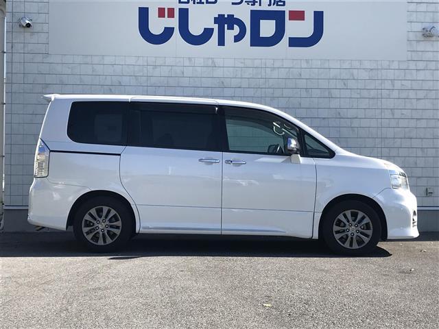 ヴォクシー ＺＳ　煌　禁煙車／カーナビ／スマートキー／プッシュスタート／バックカメラ／両側パワースライドドア／フリップダウンモニター／ドライブレコーダー／チップアップシート／パドルシフト／オートライト／電格ミラー（4枚目）