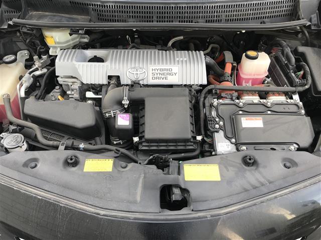 プリウスアルファ Ｓツーリングセレクション　禁煙車／カーナビ／スマートキー／プッシュスタート／バックカメラ／ＥＴＣ／フリップダウンモニター／ヘッドライトウォッシャー／ステアリングリモコン／オートライト／パワーウインドウ／電格ミラ（8枚目）