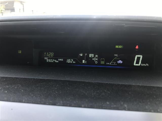 プリウスアルファ Ｓツーリングセレクション　禁煙車／カーナビ／スマートキー／プッシュスタート／バックカメラ／ＥＴＣ／フリップダウンモニター／ヘッドライトウォッシャー／ステアリングリモコン／オートライト／パワーウインドウ／電格ミラ（10枚目）