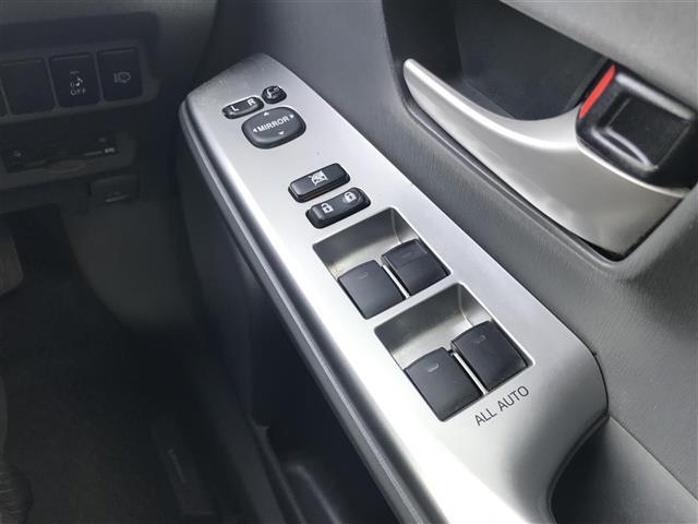 プリウスアルファ Ｓツーリングセレクション　禁煙車／カーナビ／スマートキー／プッシュスタート／バックカメラ／ＥＴＣ／フリップダウンモニター／ヘッドライトウォッシャー／ステアリングリモコン／オートライト／パワーウインドウ／電格ミラ（23枚目）
