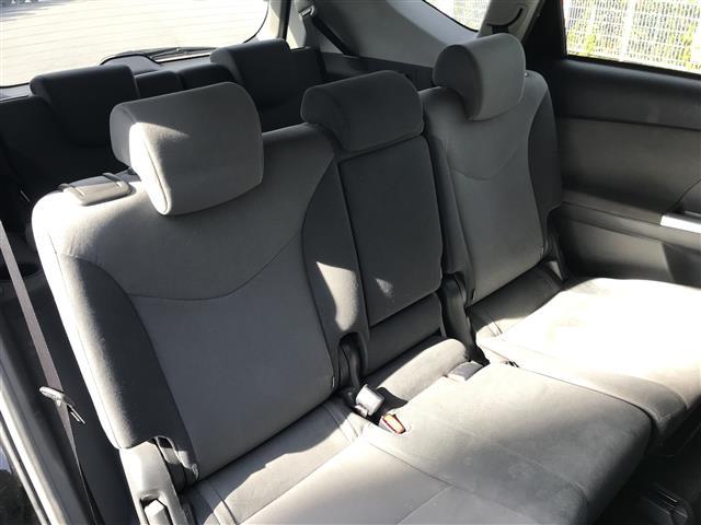プリウスアルファ Ｓツーリングセレクション　禁煙車／カーナビ／スマートキー／プッシュスタート／バックカメラ／ＥＴＣ／フリップダウンモニター／ヘッドライトウォッシャー／ステアリングリモコン／オートライト／パワーウインドウ／電格ミラ（28枚目）