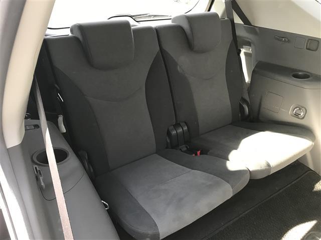 プリウスアルファ Ｓツーリングセレクション　禁煙車／カーナビ／スマートキー／プッシュスタート／バックカメラ／ＥＴＣ／フリップダウンモニター／ヘッドライトウォッシャー／ステアリングリモコン／オートライト／パワーウインドウ／電格ミラ（31枚目）