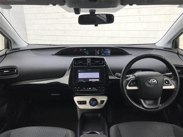 プリウス Ｓ　禁煙車／カーナビ／スマートキー／プッシュスタート／バックカメラ／ＥＴＣ／ステアリングリモコン／オートライト／電格ミラー／パワーウインドウ／防眩ミラー（9枚目）