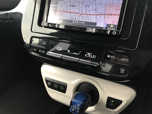 プリウス Ｓ　禁煙車／カーナビ／スマートキー／プッシュスタート／バックカメラ／ＥＴＣ／ステアリングリモコン／オートライト／電格ミラー／パワーウインドウ／防眩ミラー（14枚目）