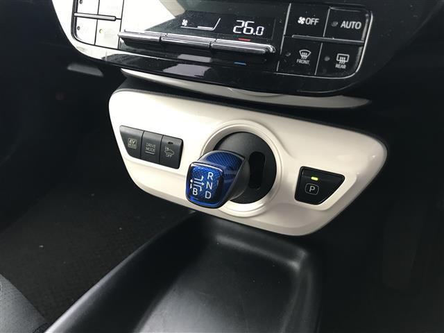 プリウス Ｓ　禁煙車／カーナビ／スマートキー／プッシュスタート／バックカメラ／ＥＴＣ／ステアリングリモコン／オートライト／電格ミラー／パワーウインドウ／防眩ミラー（15枚目）