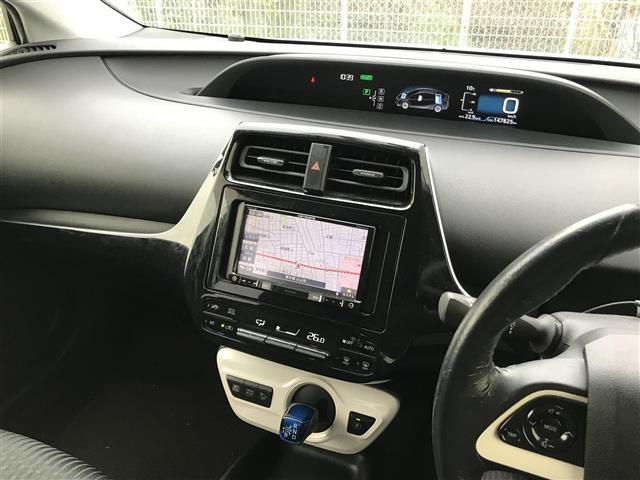 プリウス Ｓ　禁煙車／カーナビ／スマートキー／プッシュスタート／バックカメラ／ＥＴＣ／ステアリングリモコン／オートライト／電格ミラー／パワーウインドウ／防眩ミラー（16枚目）
