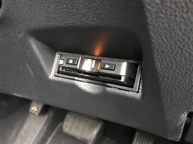 プリウス Ｓ　禁煙車／カーナビ／スマートキー／プッシュスタート／バックカメラ／ＥＴＣ／ステアリングリモコン／オートライト／電格ミラー／パワーウインドウ／防眩ミラー（20枚目）