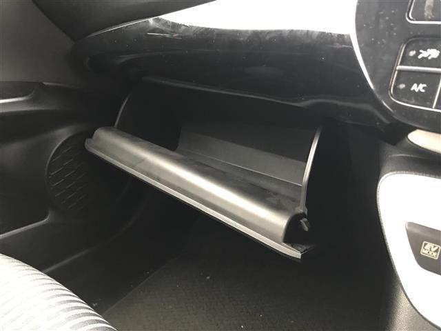 プリウス Ｓ　禁煙車／カーナビ／スマートキー／プッシュスタート／バックカメラ／ＥＴＣ／ステアリングリモコン／オートライト／電格ミラー／パワーウインドウ／防眩ミラー（22枚目）