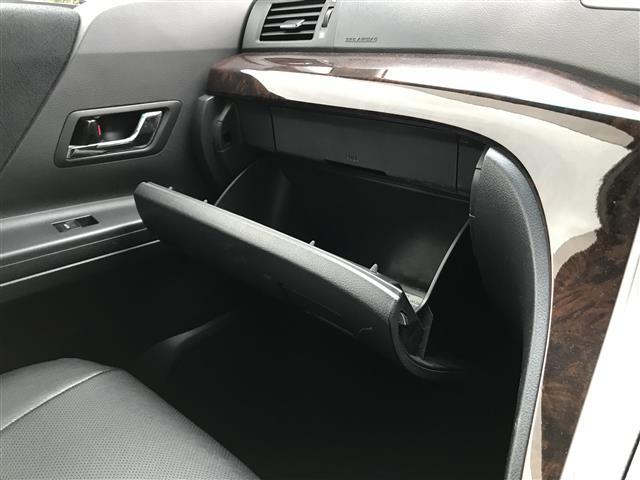 ヴェルファイア ２．４Ｚ　禁煙車／カーナビ／スマートキー／プッシュスタート／バックカメラ／両側パワースライドドア／ＥＴＣ／フリップダウンモニター／コーナーセンサー／チップアップシート／ステアリングリモコン／オートライト（24枚目）