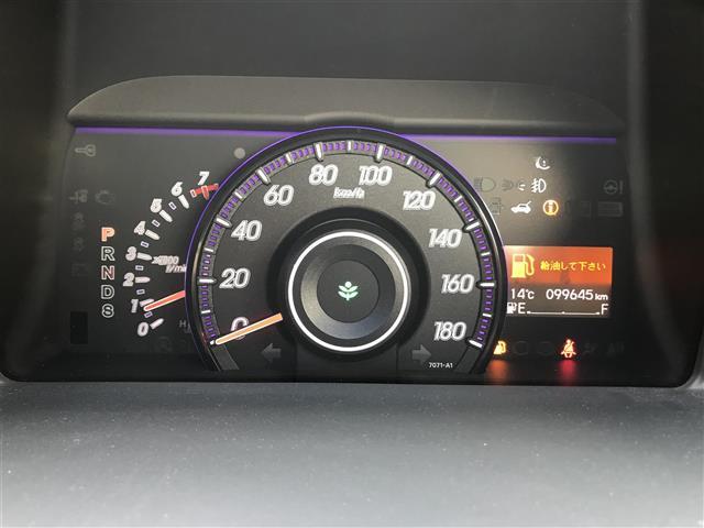 ステップワゴンスパーダ Z クールスピリット ワンオーナー/禁煙車/カーナビ/スマートキー/バックカメラ/ETC/両側パワースライドドア/クルーズコントロール/アイドリングストップ/パドルシフト/ステアリングリモコン/オートライト/電格ミラー(10枚目)