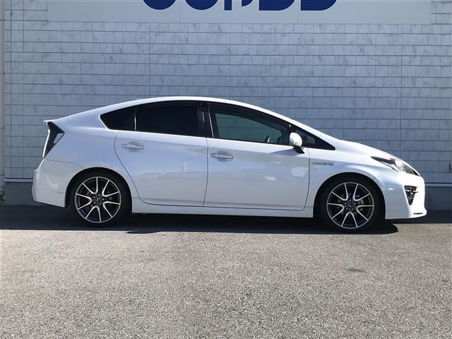 プリウス Sツーリングセレクション・G’s 禁煙車/カーナビ/スマートキー/プッシュスタート/バックカメラ/ETC/ステアリングリモコン/オートライト/電格ミラー//パワーウインドウ/防眩ミラー(4枚目)