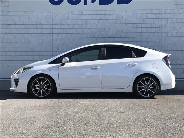 プリウス Sツーリングセレクション・G’s 禁煙車/カーナビ/スマートキー/プッシュスタート/バックカメラ/ETC/ステアリングリモコン/オートライト/電格ミラー//パワーウインドウ/防眩ミラー(5枚目)