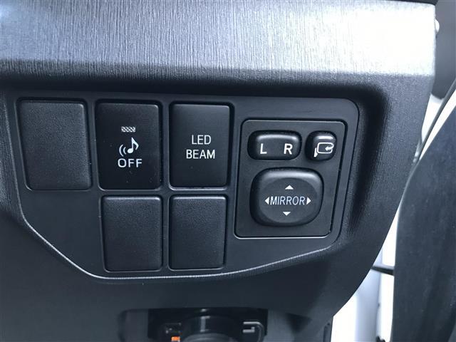 プリウス Sツーリングセレクション・G’s 禁煙車/カーナビ/スマートキー/プッシュスタート/バックカメラ/ETC/ステアリングリモコン/オートライト/電格ミラー//パワーウインドウ/防眩ミラー(18枚目)