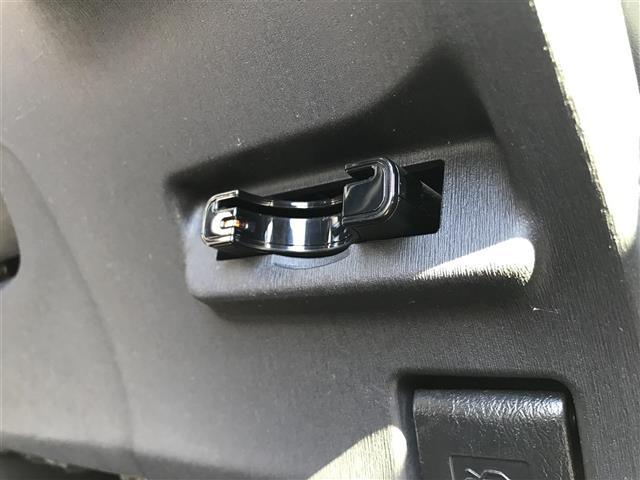 プリウス Sツーリングセレクション・G’s 禁煙車/カーナビ/スマートキー/プッシュスタート/バックカメラ/ETC/ステアリングリモコン/オートライト/電格ミラー//パワーウインドウ/防眩ミラー(19枚目)