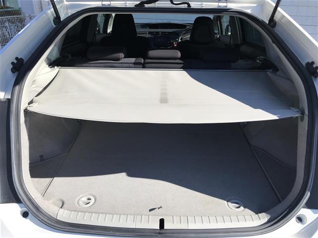 プリウス Sツーリングセレクション・G’s 禁煙車/カーナビ/スマートキー/プッシュスタート/バックカメラ/ETC/ステアリングリモコン/オートライト/電格ミラー//パワーウインドウ/防眩ミラー(28枚目)