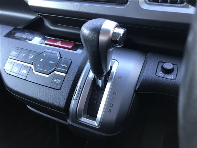 ステップワゴンスパーダ Z クールスピリット インターナビ セレクション 禁煙車/カーナビ/スマートキー/バックカメラ/ETC/クルーズコントロール/両側パワースライドドア/アイドリングストップ/パドルシフト/ステアリングリモコン/オートライト/電格ミラー/防眩ミラー(18枚目)