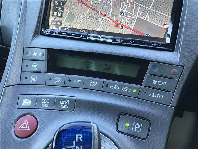 プリウス Sツーリングセレクション 禁煙車/カーナビ/スマートキー/プッシュスタート/バックカメラ/ETC/ヘッドライトウォッシャー/ステアリングリモコン/オートライト/防眩ミラー/パワーウインドウ/電格ミラー(14枚目)