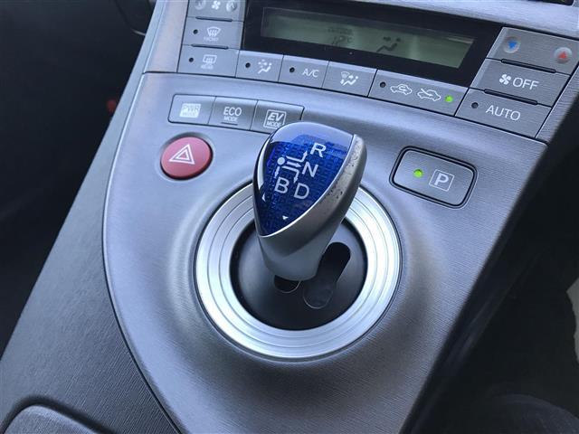 プリウス Sツーリングセレクション 禁煙車/カーナビ/スマートキー/プッシュスタート/バックカメラ/ETC/ヘッドライトウォッシャー/ステアリングリモコン/オートライト/防眩ミラー/パワーウインドウ/電格ミラー(15枚目)