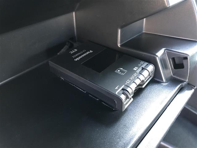 プリウス Sツーリングセレクション 禁煙車/カーナビ/スマートキー/プッシュスタート/バックカメラ/ETC/ヘッドライトウォッシャー/ステアリングリモコン/オートライト/防眩ミラー/パワーウインドウ/電格ミラー(19枚目)