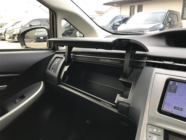 プリウス S 禁煙車/カーナビ/スマートキー/プッシュスタート/バックカメラ/ETC/オートライト/電格ミラー/防眩ミラー/パワーウインドウ/ステアリングリモコン(21枚目)