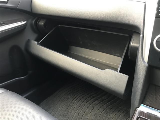 カムリ ハイブリッド 禁煙車/カーナビ/スマートキー/プッシュスタート/バックカメラ/ETC/クルーズコントロール/パワーシート/シートヒーター/ドライブレコーダー/ステアリングリモコン/オートライト/電格ミラー(26枚目)