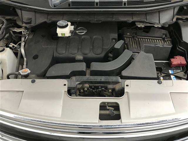 エルグランド ２５０ハイウェイスター　禁煙車／カーナビ／スマートキー／プッシュスタート／バックカメラ／ＥＴＣ／片側パワースライドドア／フリップダウンモニター／オットマン／後部座席サンシェード／オートライト／電格ミラー／防眩ミラー（8枚目）