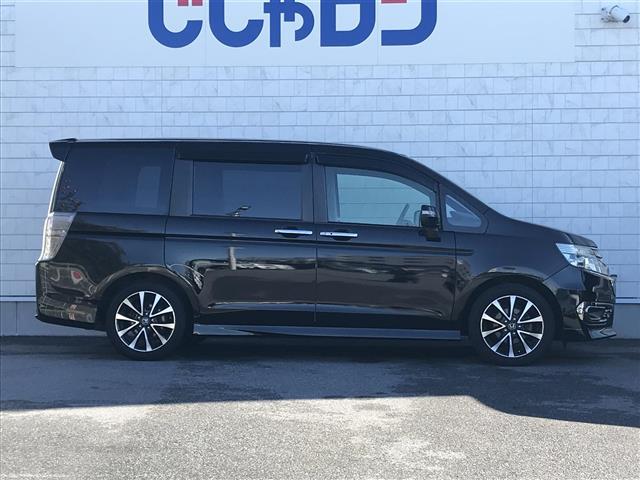 ステップワゴンスパーダ Ｚ　クールスピリット　禁煙車／カーナビ／スマートキー／バックカメラ／ＥＴＣ／両側パワースライドドア／フリップダウンモニター／チップアップシート／アイドリングストップ／パドルシフト／ステアリングリモコン／オートライト（4枚目）