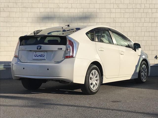 プリウス Ｓ　ワンオーナー／禁煙車／カーナビ／スマートキー／プッシュスタート／バックカメラ／ＥＴＣ／ドライブレコーダー／コーナーセンサー／シートカバー／トノカバー／オートライト／電格ミラー／パワーウインドウ（6枚目）