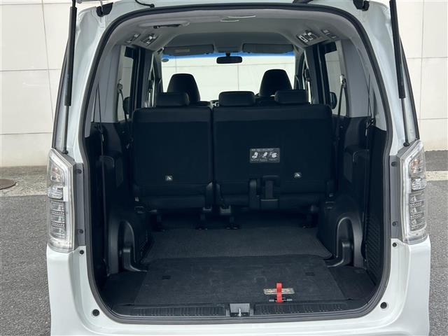 ステップワゴンスパーダ Ｚ　クールスピリット　純正９型ナビ（ＣＤ／ＤＶＤ／ＤＴＶ）両側パワースライドドア　バックカメラ　ＥＴＣ　アイドリングストップ　ハーフレザーシート　スマートキー　純正フロアマット（26枚目）
