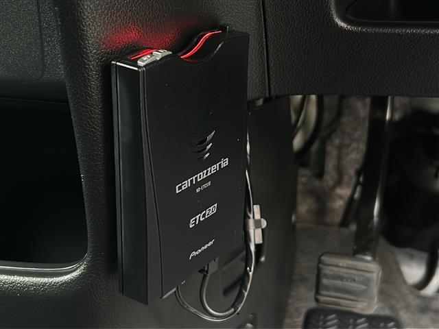 N-BOXカスタム 2トーンカラースタイル G・ターボAパッケージ ☆社外ナビ AVIC-ZH77(フルセグTV/Bluetooth/CD/DVD/AM/FM/)☆クルーズコントロール☆ETC ☆パドルシフト ☆バックカメラ☆両側パワースライドドア(5枚目)