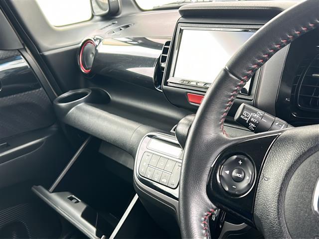 N-BOXカスタム 2トーンカラースタイル G・ターボAパッケージ ☆社外ナビ AVIC-ZH77(フルセグTV/Bluetooth/CD/DVD/AM/FM/)☆クルーズコントロール☆ETC ☆パドルシフト ☆バックカメラ☆両側パワースライドドア(15枚目)