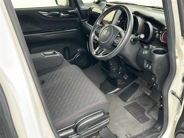 N-BOXカスタム 2トーンカラースタイル G・ターボAパッケージ ☆社外ナビ AVIC-ZH77(フルセグTV/Bluetooth/CD/DVD/AM/FM/)☆クルーズコントロール☆ETC ☆パドルシフト ☆バックカメラ☆両側パワースライドドア(18枚目)