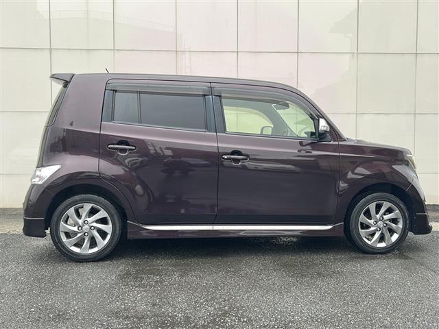 bB Z 煌 純正SDナビ(CD/DVD/DTV/Bluetooth)社外エアロ 純正フロアマット スマートキー ハーフレザーシート(32枚目)