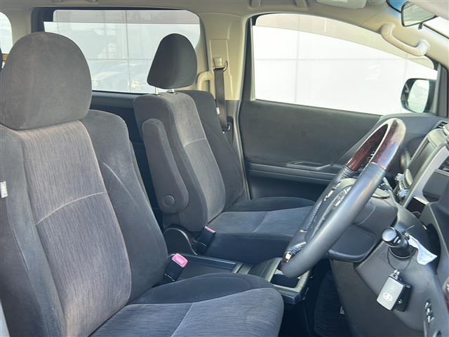 ヴェルファイア 2.4Z ☆HDDナビ(フルセグTV/CD/Bluetooth/AM/FM)☆両側パワースライドドア☆☆ETC☆バックカメラ☆全周囲カメラ☆オートHIDヘッドライト☆オットマン(19枚目)