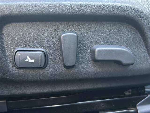 レガシィＢ４ リミテッド　純正ＳＤナビ（ＣＤ／ＤＶＤ／ＤＴＶ／Ｂｌｕｅｔｏｏｔｈ／ＵＳＢ）　純正Ｓｔｉエアロ　ＥｙｅＳｉｇｈｔＶｅｒ．３　全席シートヒーター　前方ドライブレコーダー　前席パワーシート　ＥＴＣ　社外ＲＭＰＡＷ（7枚目）