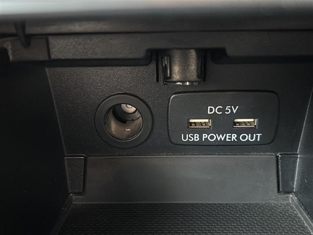 レガシィＢ４ リミテッド　純正ＳＤナビ（ＣＤ／ＤＶＤ／ＤＴＶ／Ｂｌｕｅｔｏｏｔｈ／ＵＳＢ）　純正Ｓｔｉエアロ　ＥｙｅＳｉｇｈｔＶｅｒ．３　全席シートヒーター　前方ドライブレコーダー　前席パワーシート　ＥＴＣ　社外ＲＭＰＡＷ（28枚目）