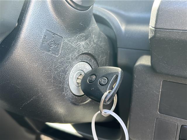 ピクシスメガ Ｄ　ＳＡＩＩＩ　☆純正ナビ　ＮＳＬＮ－Ｗ６８☆スマートアシストＩＩＩ☆ＥＴＣ☆バックカメラ☆両側イージークローザードア☆純正フロアマット☆リモコンキー☆アイドリングストップ☆車両・ナビ取扱説明書（10枚目）