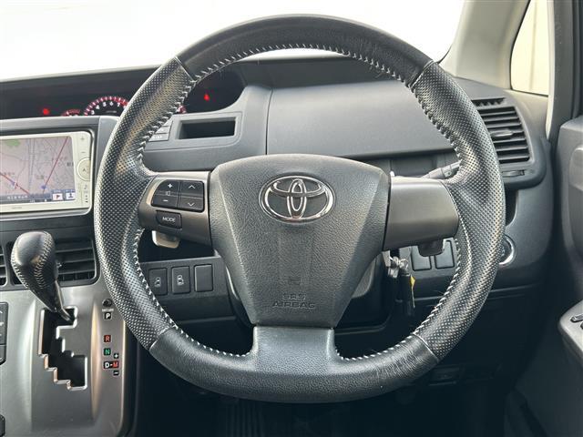 ヴォクシー ＺＳ　煌ＩＩ　純正メモリーナビ（ＣＤ／ＤＶＤ／ワンセグ／Ｂｌｕｅｔｏｏｔｈ）両側パワースライドドア　ＥＴＣ　パドルシフト　ステアリングスイッチ　純正フロアマット（3枚目）
