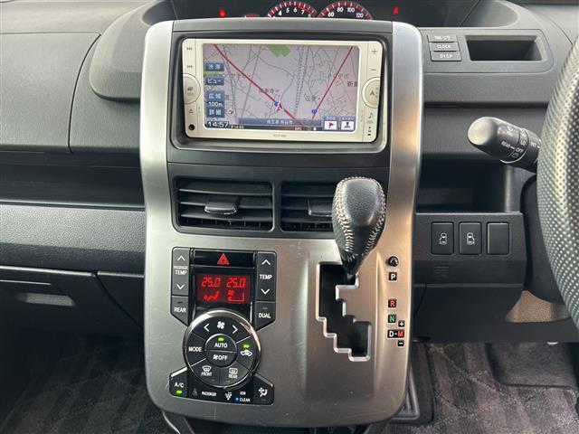 ヴォクシー ＺＳ　煌ＩＩ　純正メモリーナビ（ＣＤ／ＤＶＤ／ワンセグ／Ｂｌｕｅｔｏｏｔｈ）両側パワースライドドア　ＥＴＣ　パドルシフト　ステアリングスイッチ　純正フロアマット（7枚目）