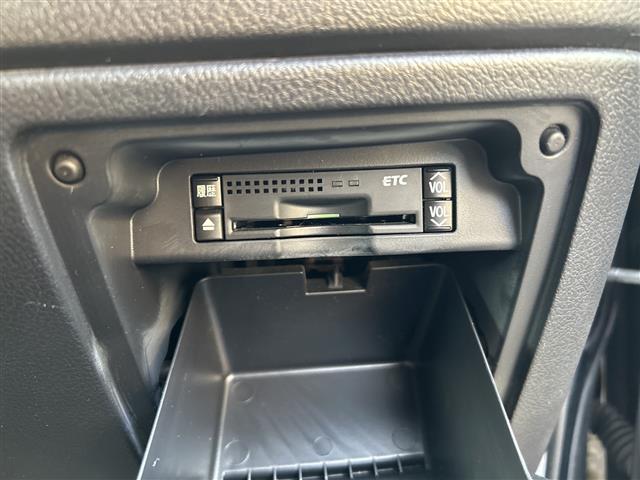 ヴォクシー ＺＳ　煌ＩＩ　純正メモリーナビ（ＣＤ／ＤＶＤ／ワンセグ／Ｂｌｕｅｔｏｏｔｈ）両側パワースライドドア　ＥＴＣ　パドルシフト　ステアリングスイッチ　純正フロアマット（14枚目）