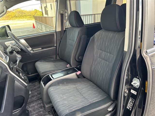 ヴォクシー ＺＳ　煌ＩＩ　純正メモリーナビ（ＣＤ／ＤＶＤ／ワンセグ／Ｂｌｕｅｔｏｏｔｈ）両側パワースライドドア　ＥＴＣ　パドルシフト　ステアリングスイッチ　純正フロアマット（19枚目）